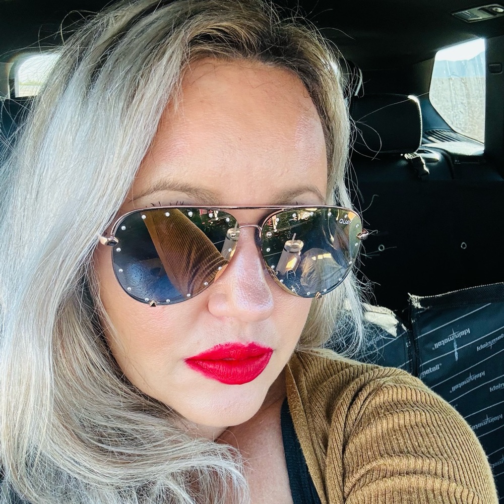 Meet your Posher, Eva